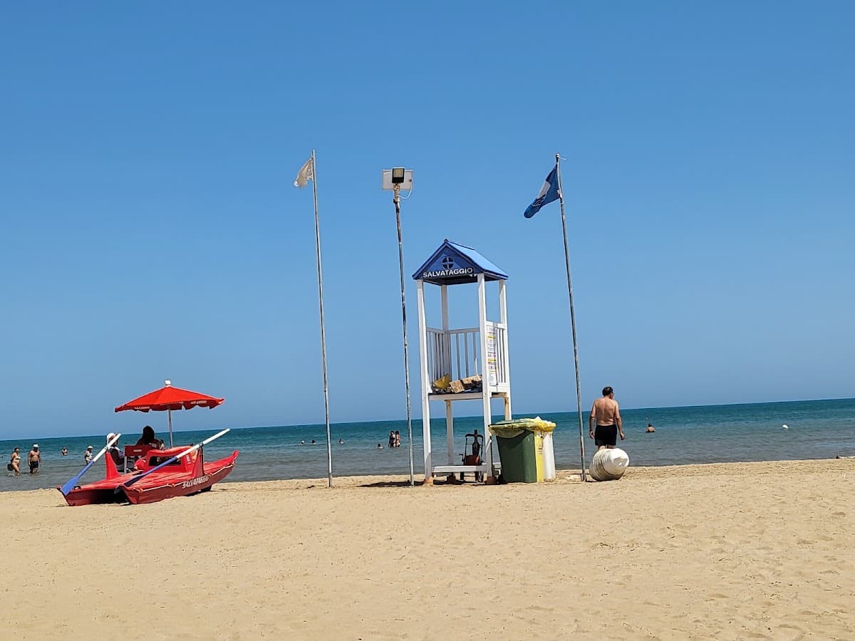 LIDO CRISTALDA BEACH photo